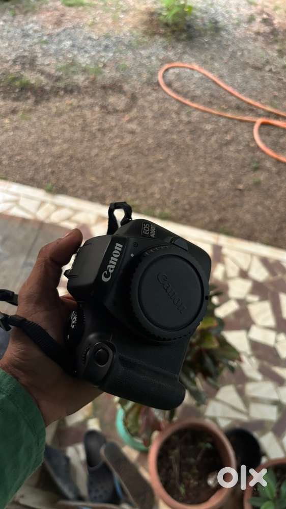 Canon eos d4000