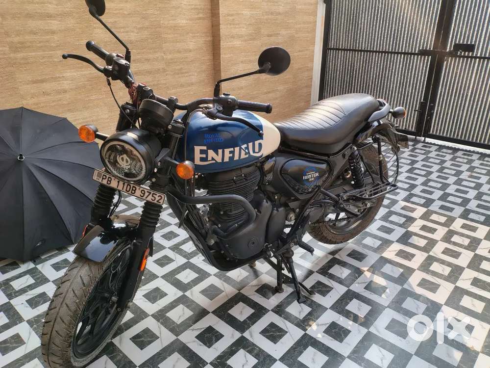 Hunter 350 2022 December top model rebel blue 8200 km