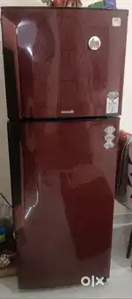 Double door refrigerator