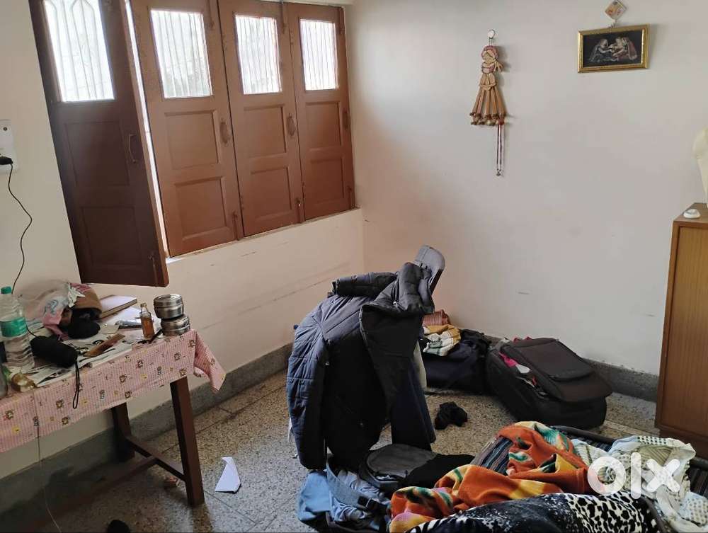 Prem mandir road, civil lines, 200m from iitr campus