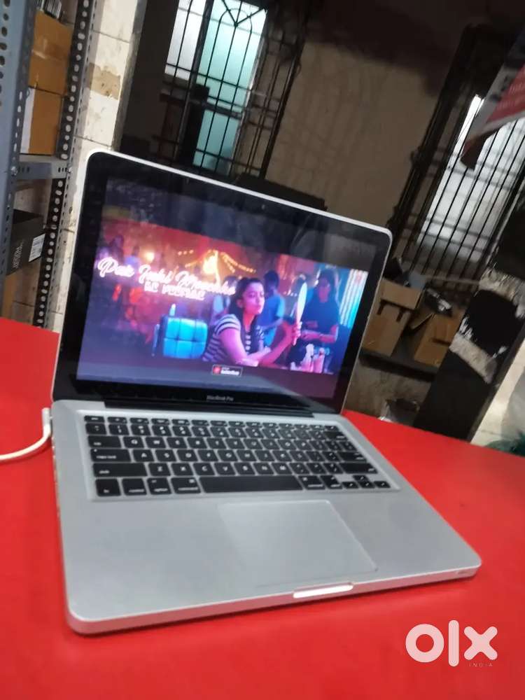Apple mac book Pro laptop perfect working and new looking condition