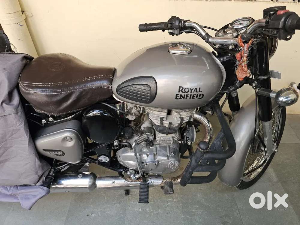 Royal Enfield- Classic 350/Bullet Gun Grey- Single Owner, 17,800 km