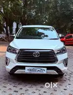 Toyota Innova Crysta 2.7 V, 2022, Petrol