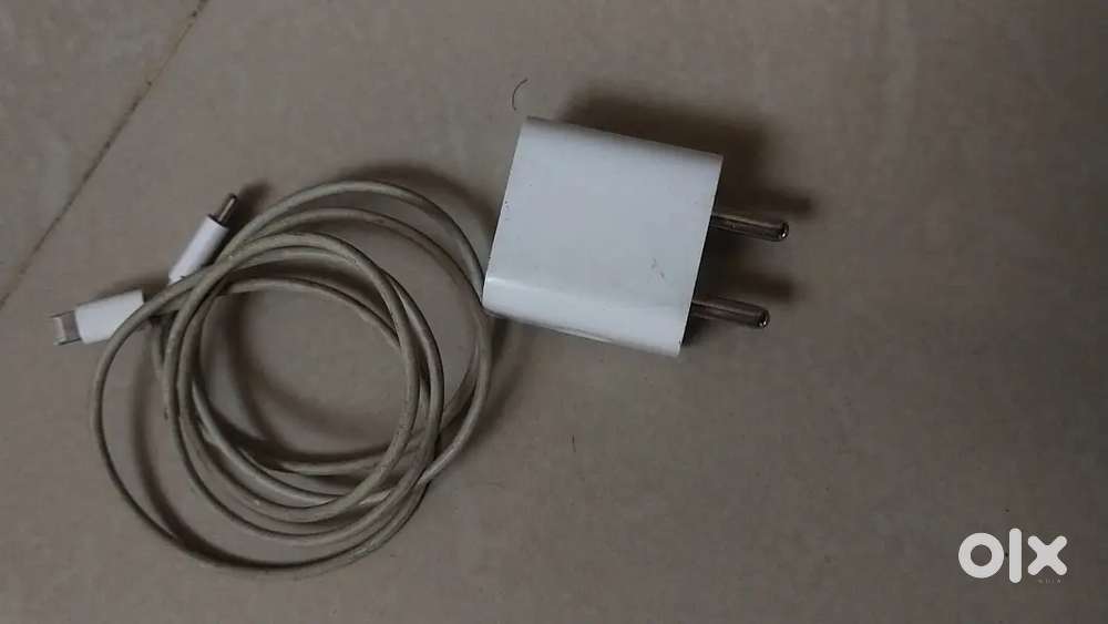 IPHONE CHARGER