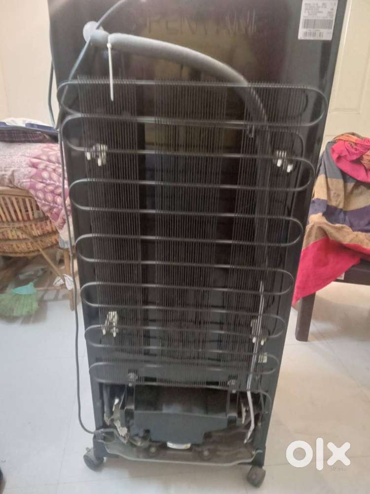 Whirlpool Fridge Rs. 11,500 (Whirlpool 200 L 3 Star Inverter Direct)