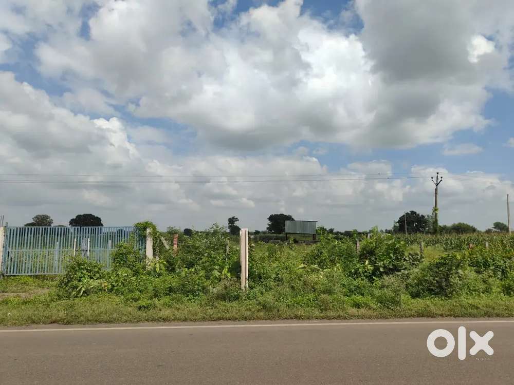 Commercial Setup With Highway Land