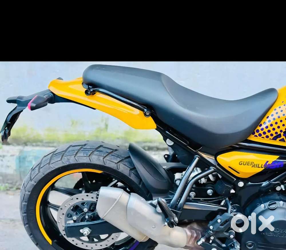 Top Model - Royal Enfield Guerilla 450 – May 2025  1,700 KM  2nd Owner