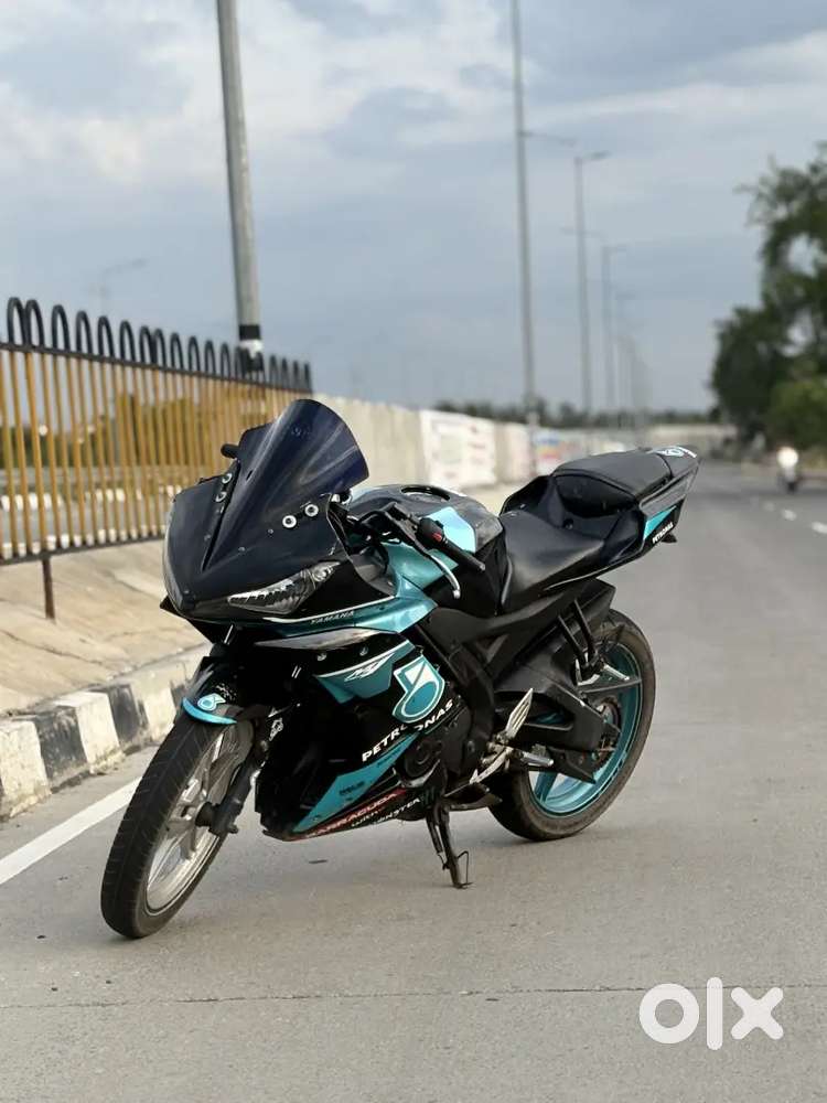 Yamaha r15 v2