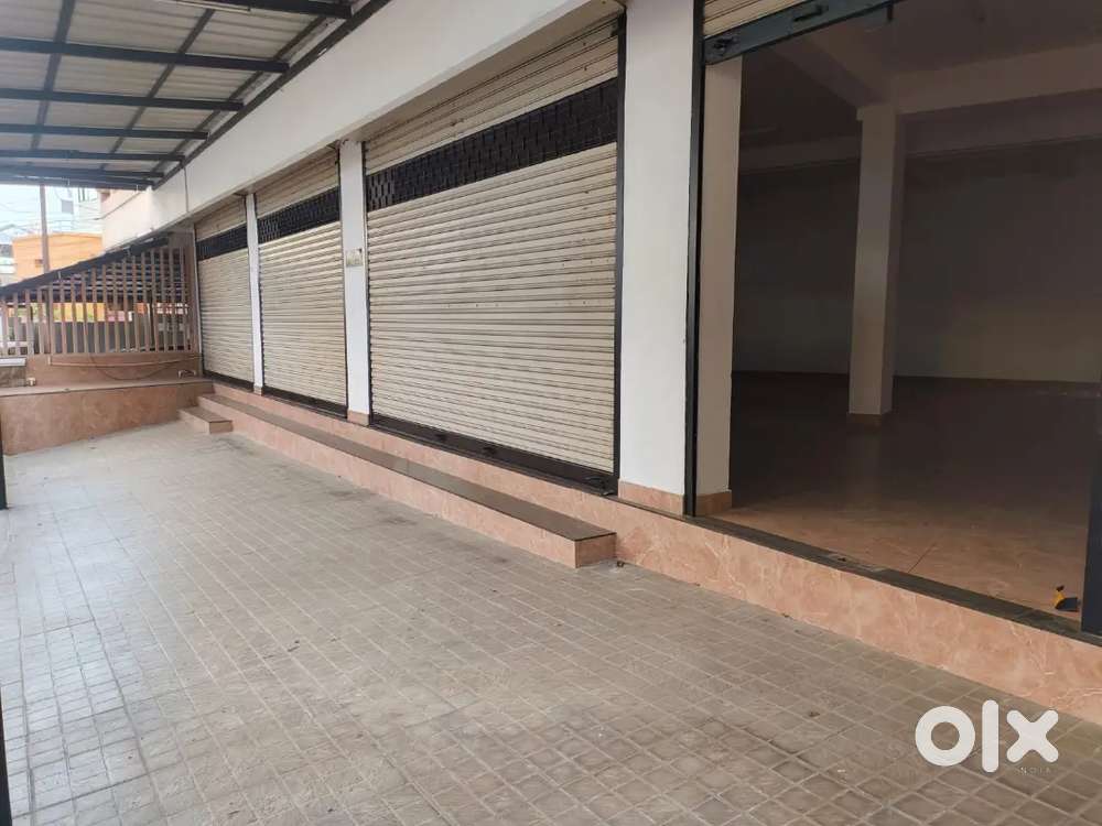 Ground floor commercial space for rent in Thampanoor
