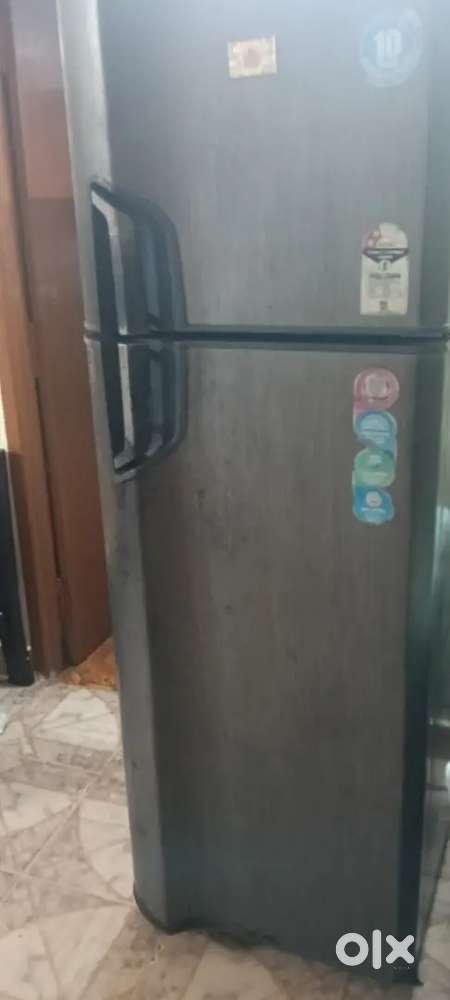 Fridge godrej 305 litre capacity.