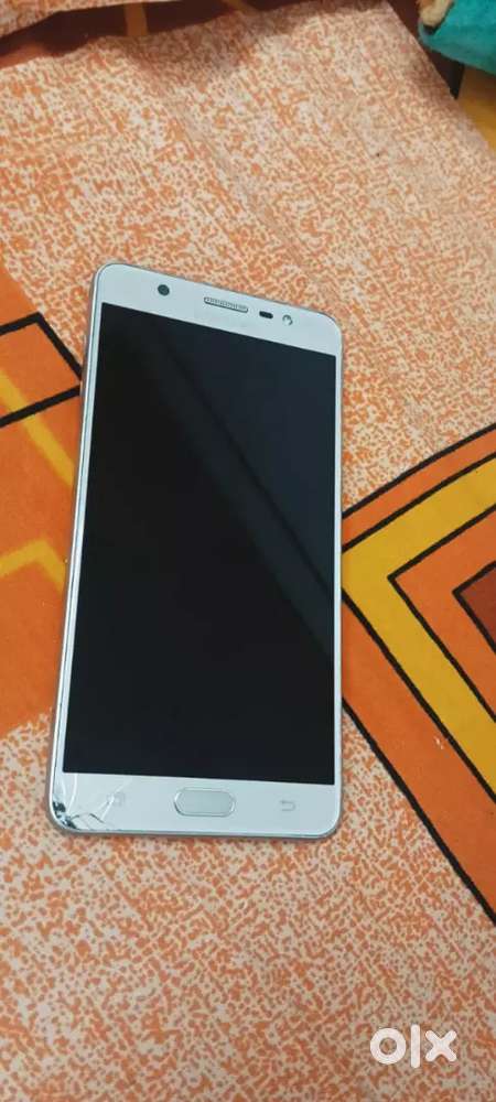 Galaxy J7 Max,4gb ram and 32gb internal storage without box,charger