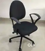 30 BRAND NEW REVOLVING OFFICE CHAIRS