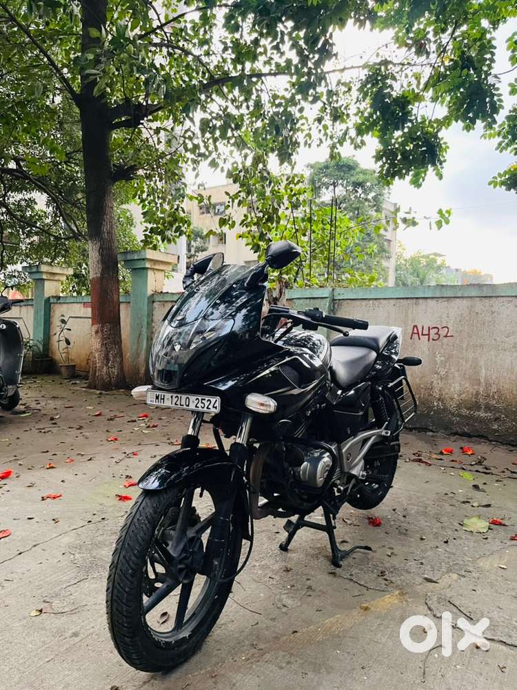 Pulsar 220 F, Single-owner Bajaj bike, full authorized service record