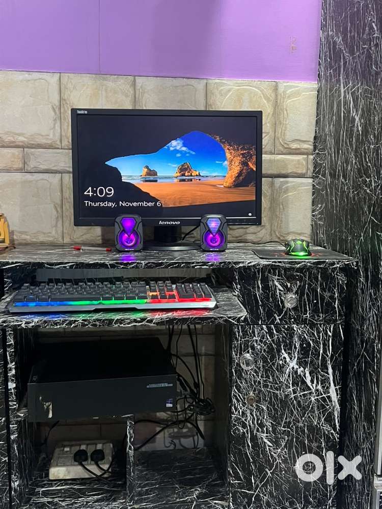 Core i5 dekstop pc 8gb ram  22 inch lenovo monitor  graphics  rgb