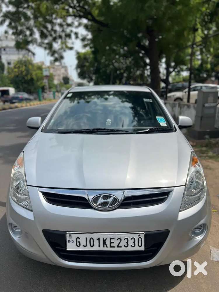 Hyundai i20 2010 CNG & Hybrids 69000 Km Driven⁸