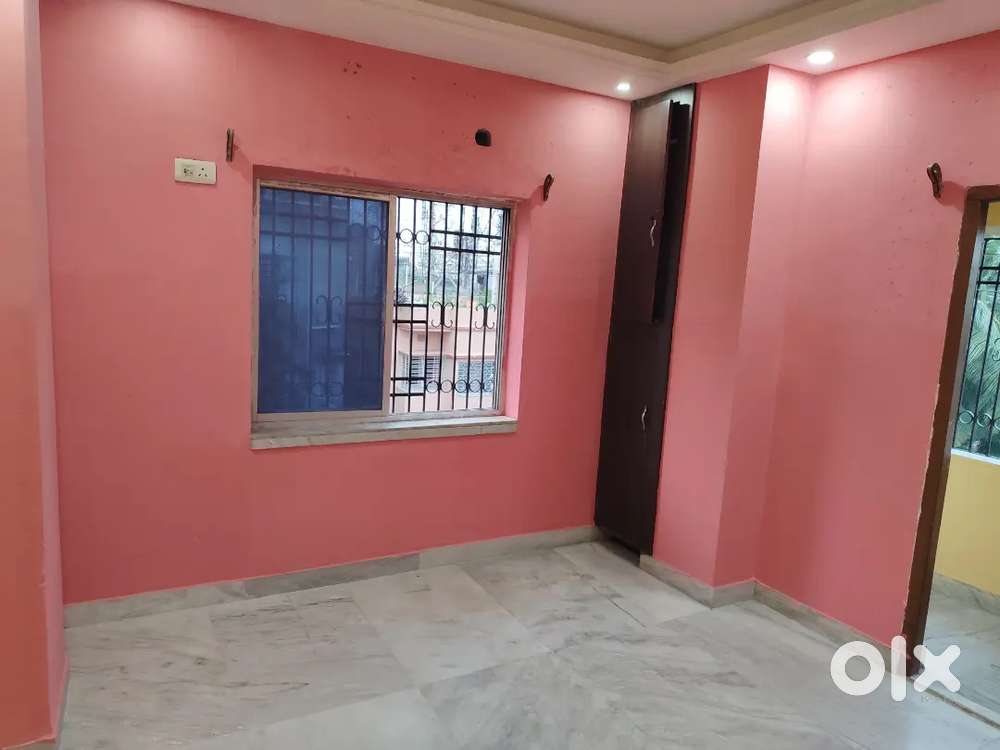 855 sqft 2bhk semi furnished flat sale in vip kestopur moore in appt.