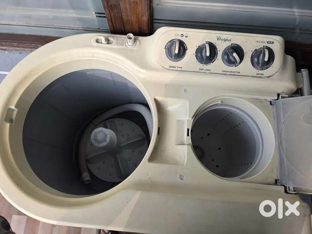 Whirlpool semi automatic washing machine