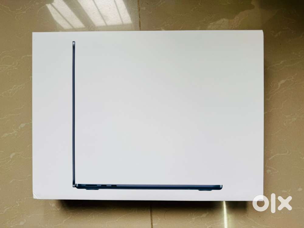 Apple Macbook Air M4(2025)13 inch Midnight 16GB/256GB Brand New Sealed