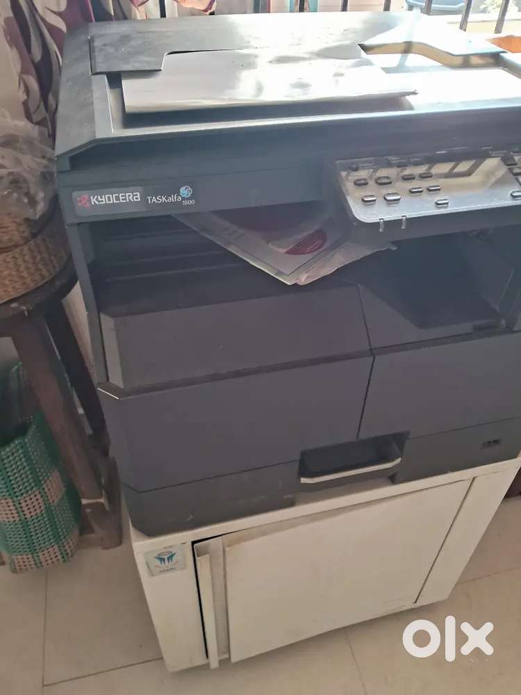 Used XEROX  MACHINE WITH STABILIZER