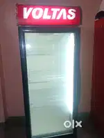 वोल्टास ग्लास फ्रिज है