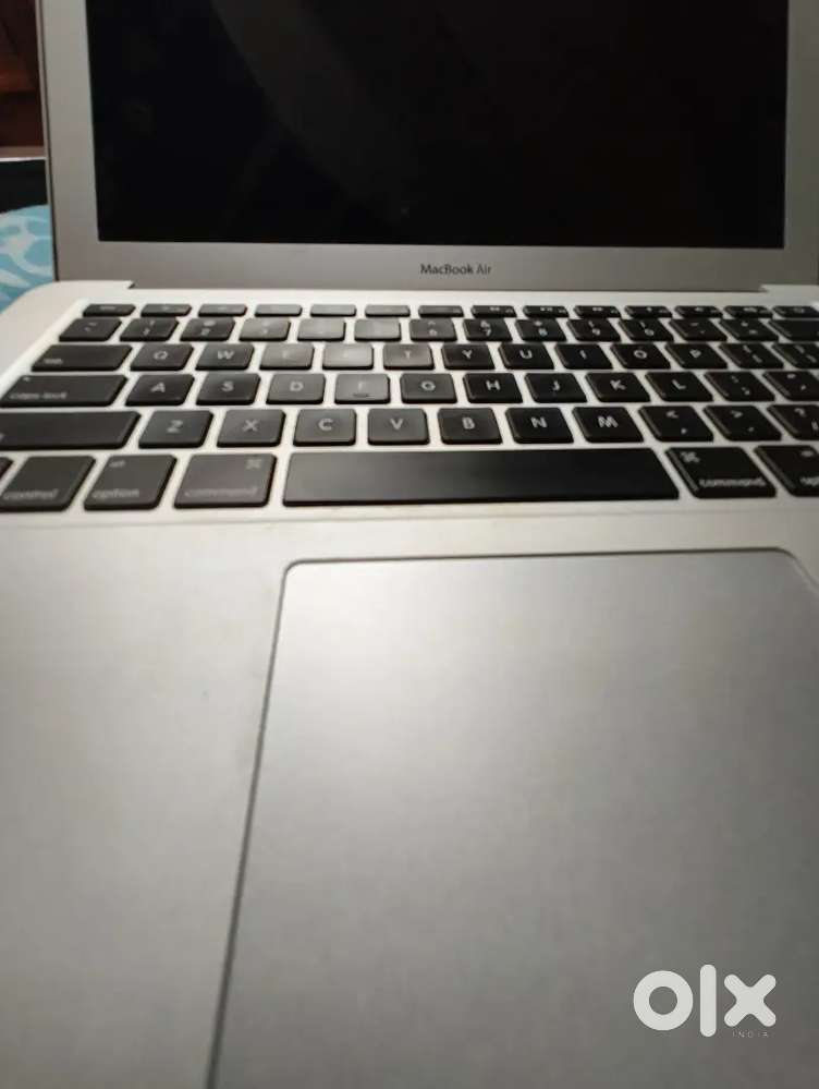 Macbook air early 2015 , charger along with cover,8/512gb