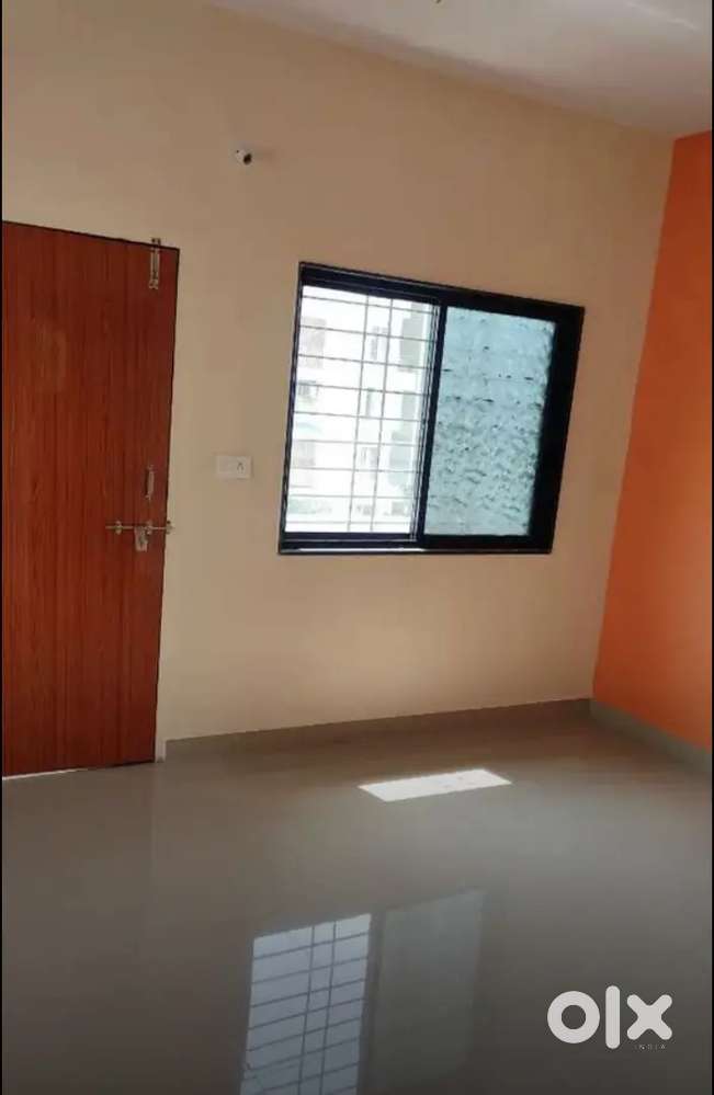 Can shift immediately. Only one bike parking is allowed