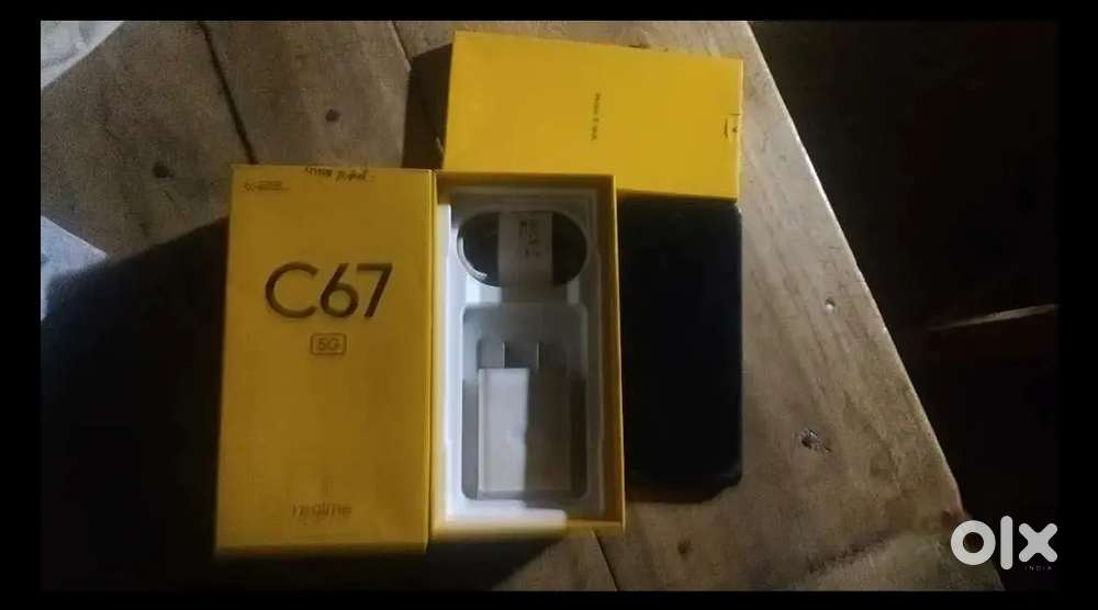 Realme C67 5G 4GB Ram 128GB Storage. Front and back camera kharab hai.