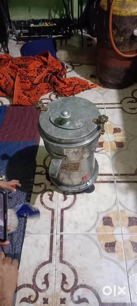 Carrot Grinder and Ice Box.