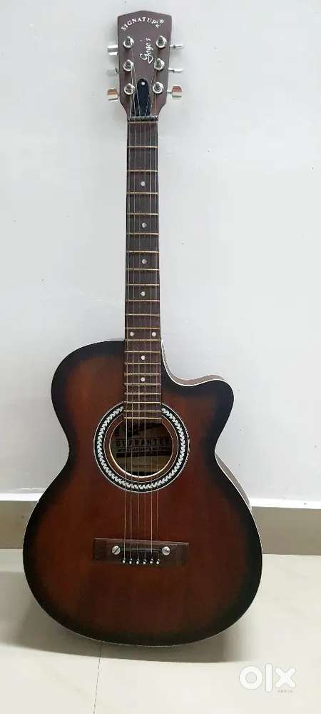 Brand New Baby Guitar – Unused  Perfect for Beginners & Kids