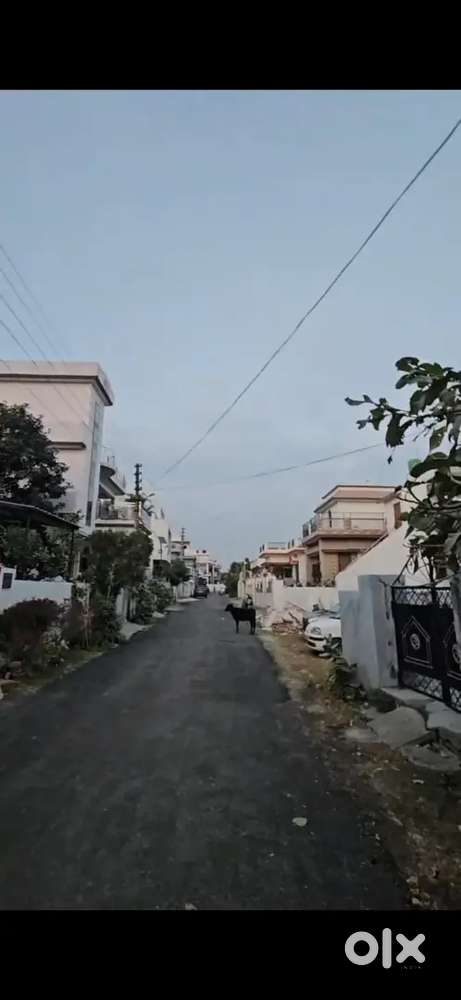 हल्द्वानी इको टाऊन पोश लोकेशन के पास प्लॉ है 20 फिट रोड , 2040 ft है