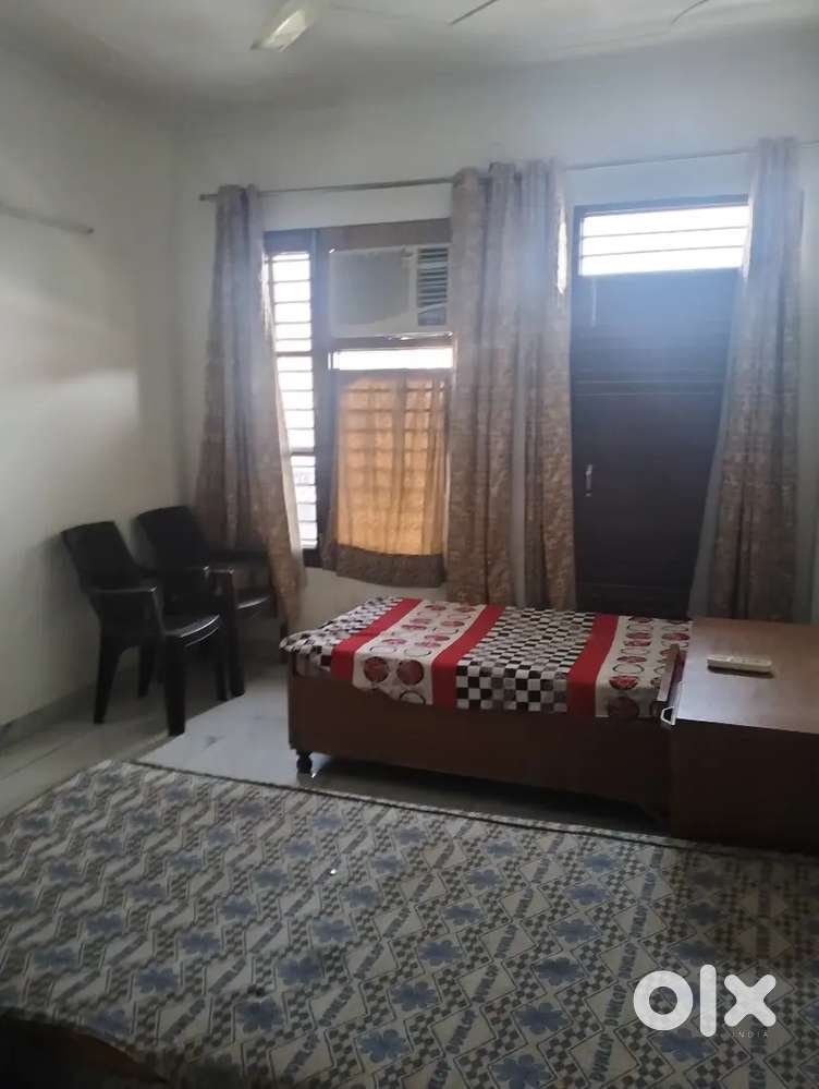 2 room set available for boys girls or family rent is 16k in sector 69