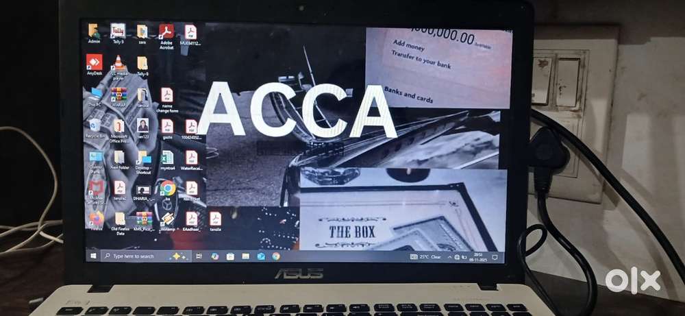 Asus white laptop scratchless urgent sell