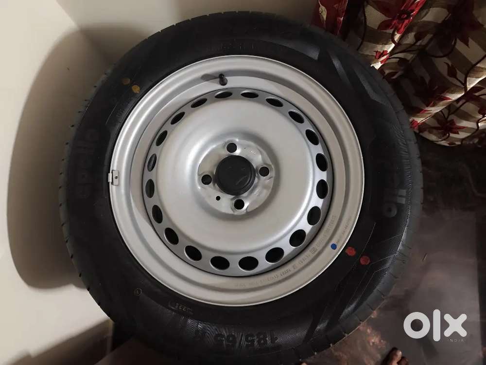 Set of 4 Brand New Apollo tyres with rim for Sale