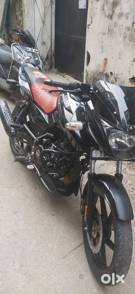 Bajaj pulsar bs6 2022 August mfg excellent condition