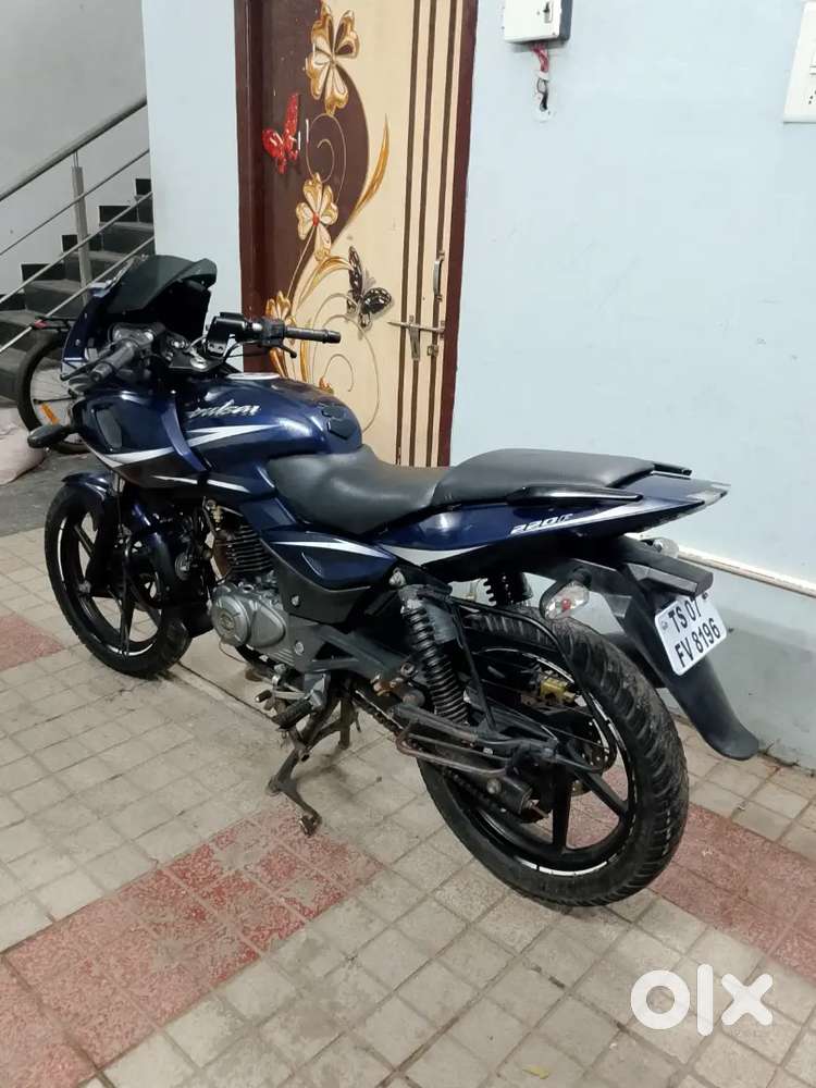 Bajaj Pulsar 220 f.bs 4 Showroom condition