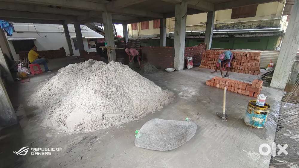 1100 sqft. godown or small office in the heart of town. Road 5 ft.