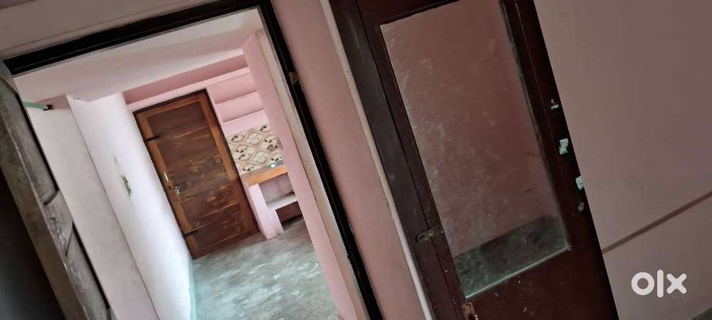 കുടപ്പനക്കുന്ന്,2 BHK,മുകളിലത്തെ നില,കാർ പാർക്കിങ്ങ്...SudheerJeeS...