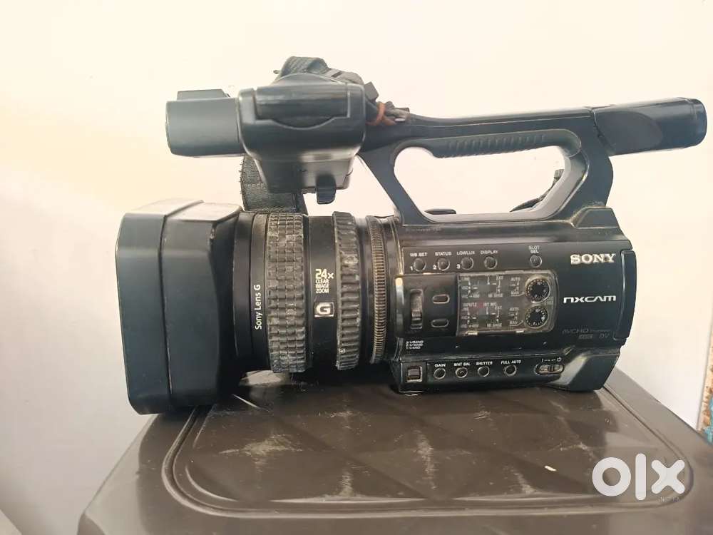 Sony nx 100 and Nikon 7000 camera