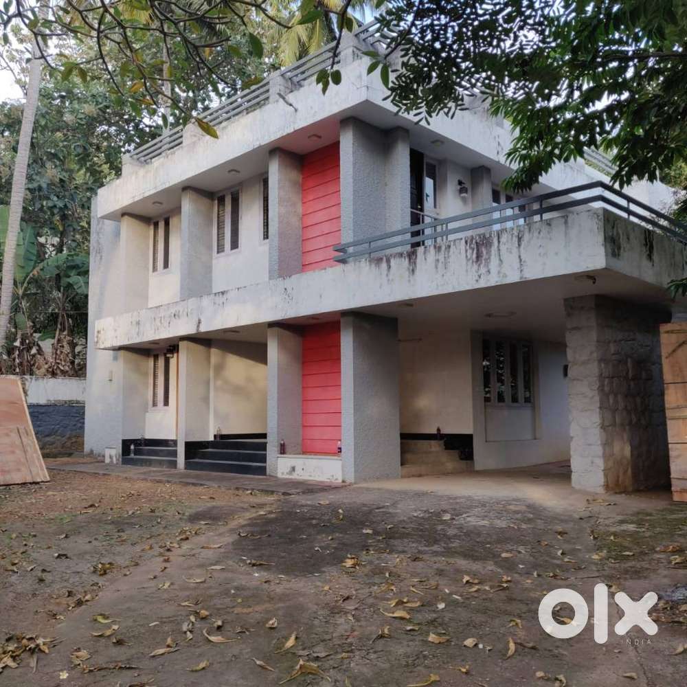 A spacious Villa for rent as a Guest House or for Commercial purpose