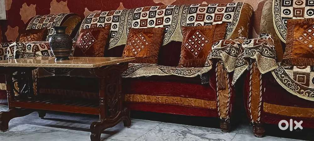 Brown 3+1+1 sofa set with table