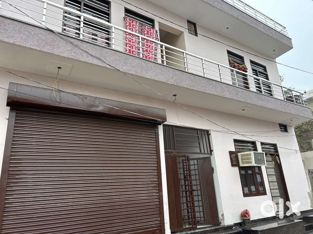 Rooms available for rent attached with toilets and kitchen also