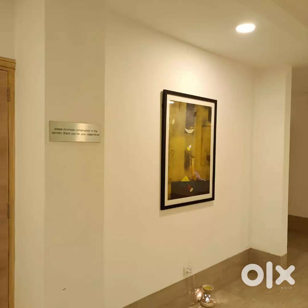 Computer receptionist girl having fluency