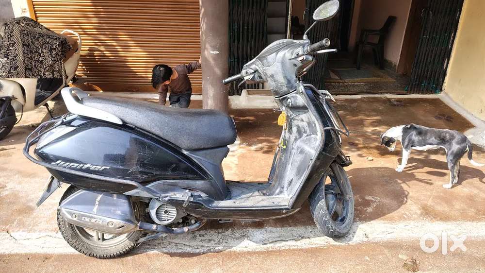 Sale Jupiter in black color