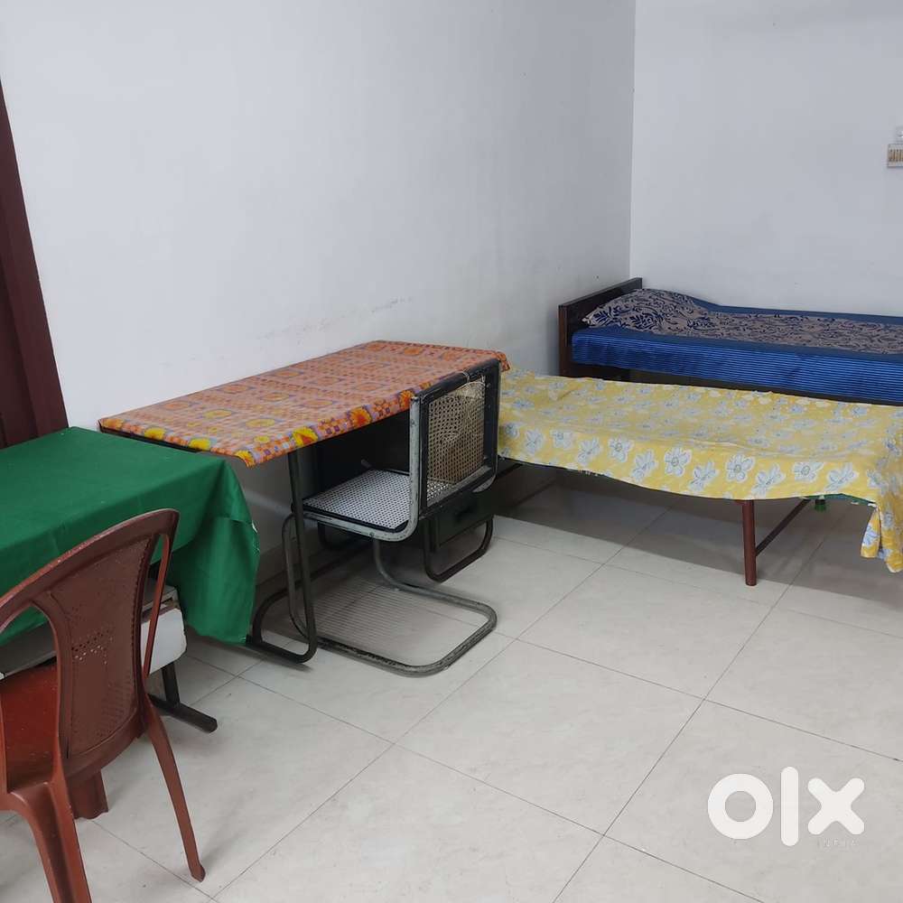 2 BACHELORS ALLOWED 1BHK KACHERIPPADY