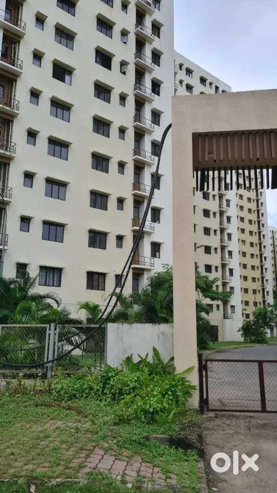 First hand 2 bhk flat for sell in mahestala(hiland greens)
