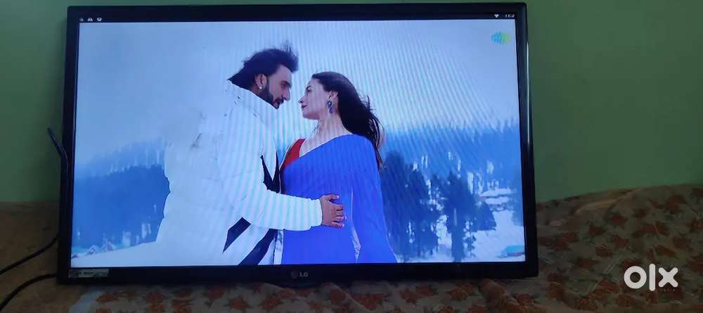 Selling 32 inch Old LG TV (not android only LED)