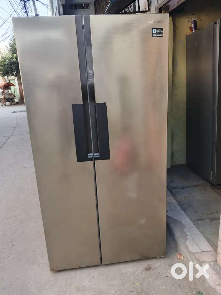 Sumsung refrigerator latest model perfect condition