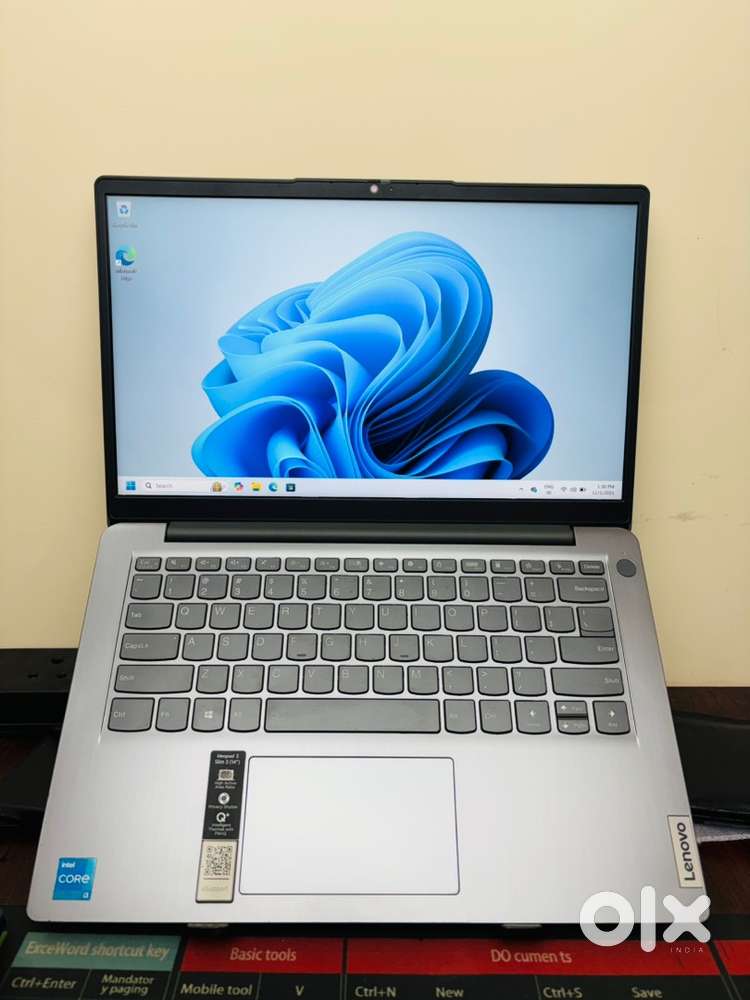 Lenovo IdeaPad Slim 3  i3 11th Gen  8GB/512GB