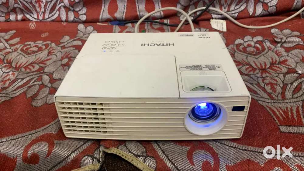 I want sale my Hitachi dlp projector in good condition