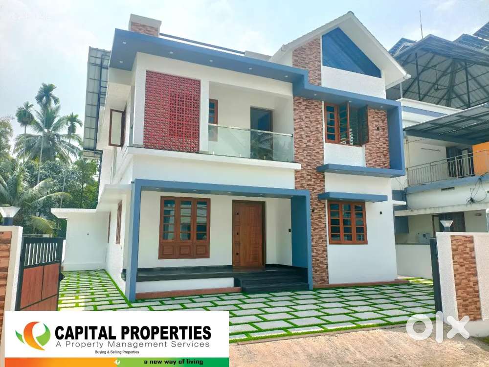 5.650 Cent (POSH വീട് )-(തൃപ്പൂണിത്തുറ - പാവംകുളങ്ങര )-(4 BHK)